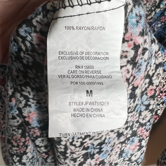 Mason & Belle Ditsy Floral Boho Embroidered Top with Tassels Size Medium - Picture 7 of 8